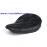 ASIENTO SOLO CUSTOM  NEGRO PEQUEÑO RIBETEADO CON RIBETES NEGROS